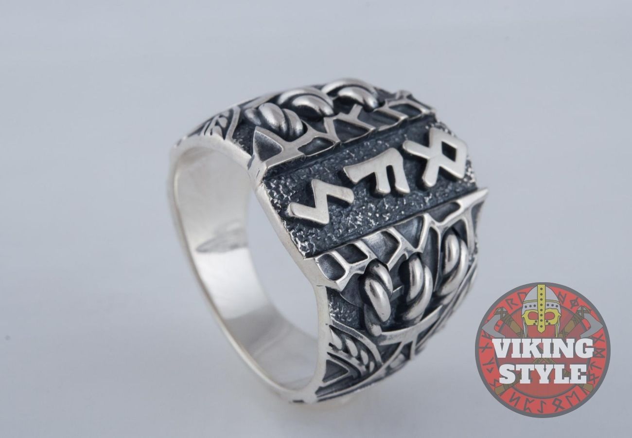 Runic Ring - 925 Silver