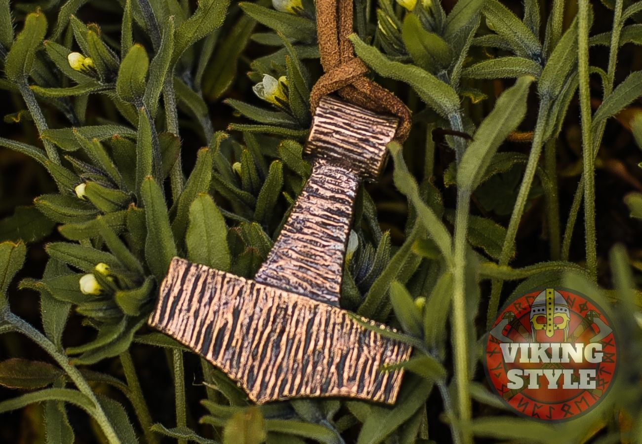 Mjölnir Pendant - Stripe, Bronze