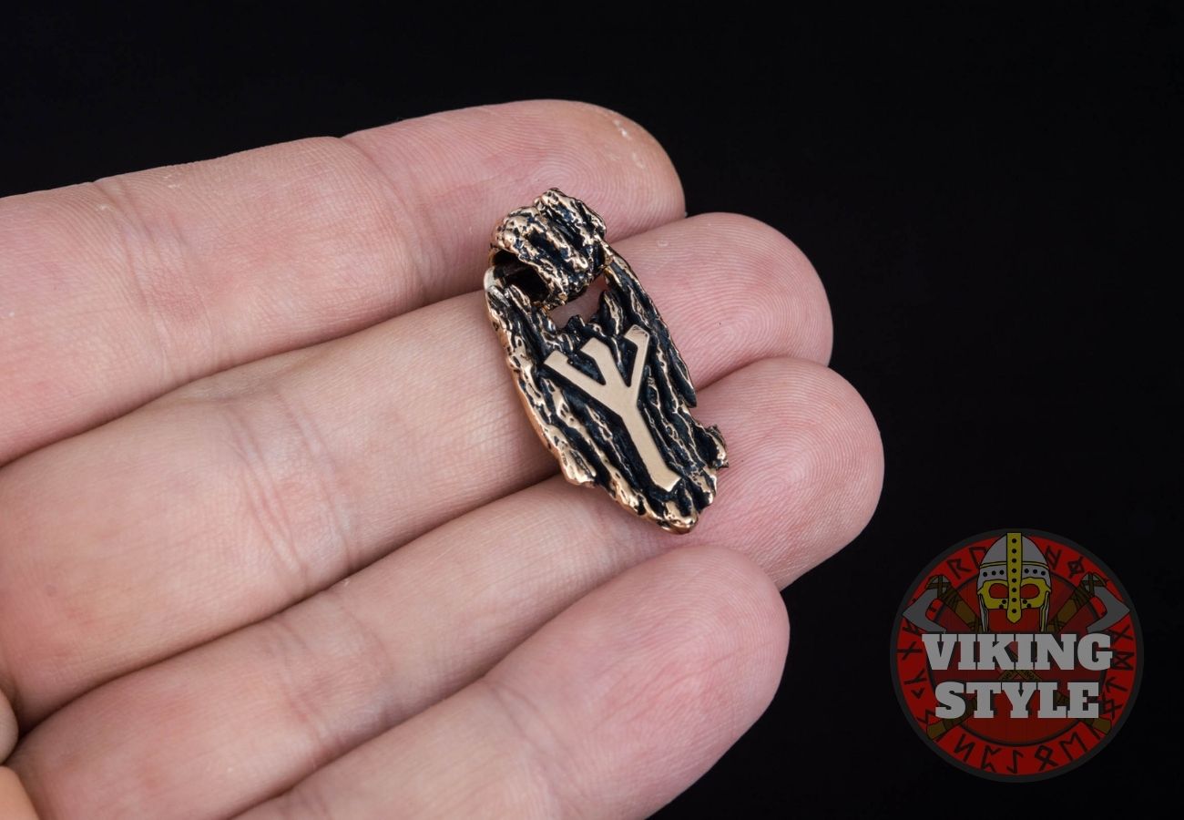 Rune Pendant - Algiz, Bronze