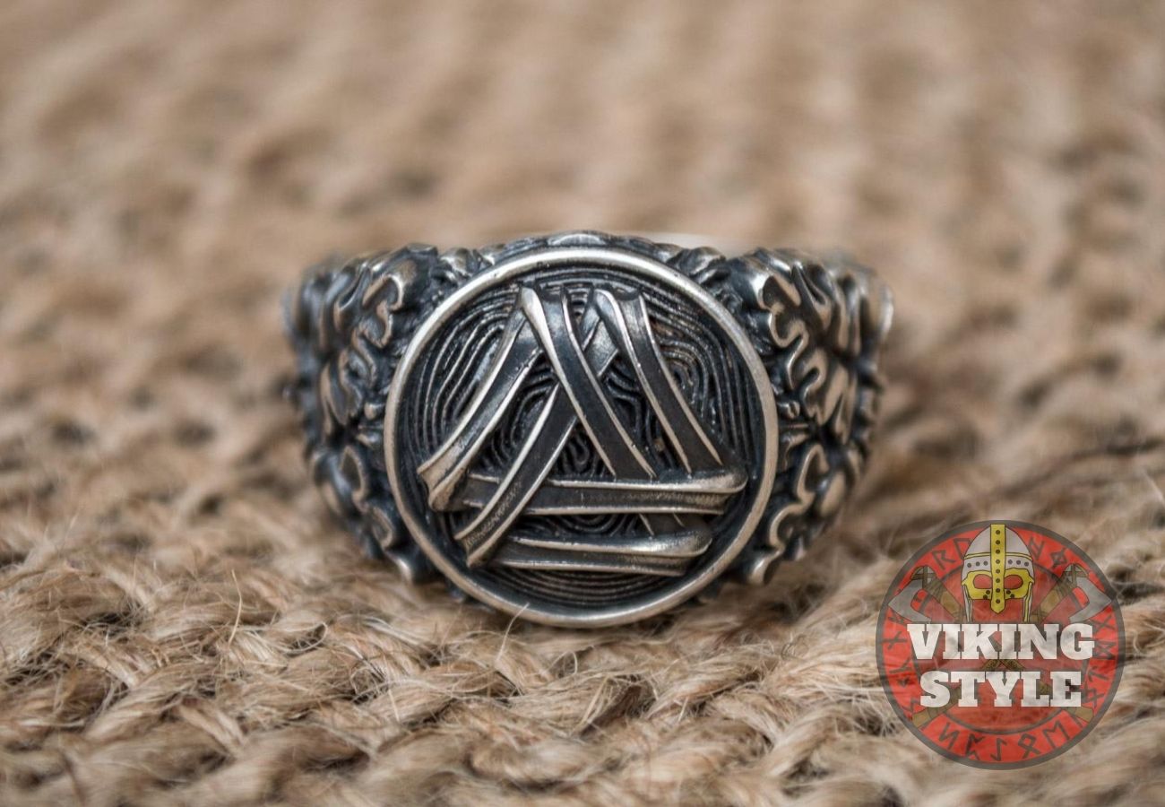 Valknut Ring II - Oak Leaves, 925 Silver