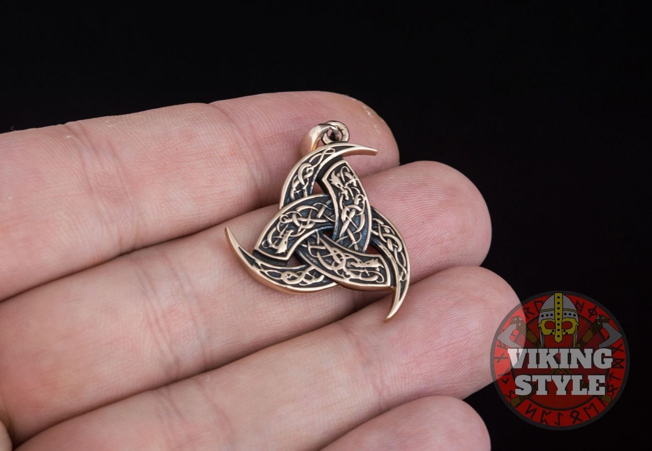 Tri-Horn Necklace - Bronze