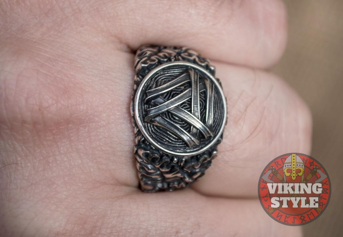 Valknut Ring II - Oak Leaves, 925 Silver