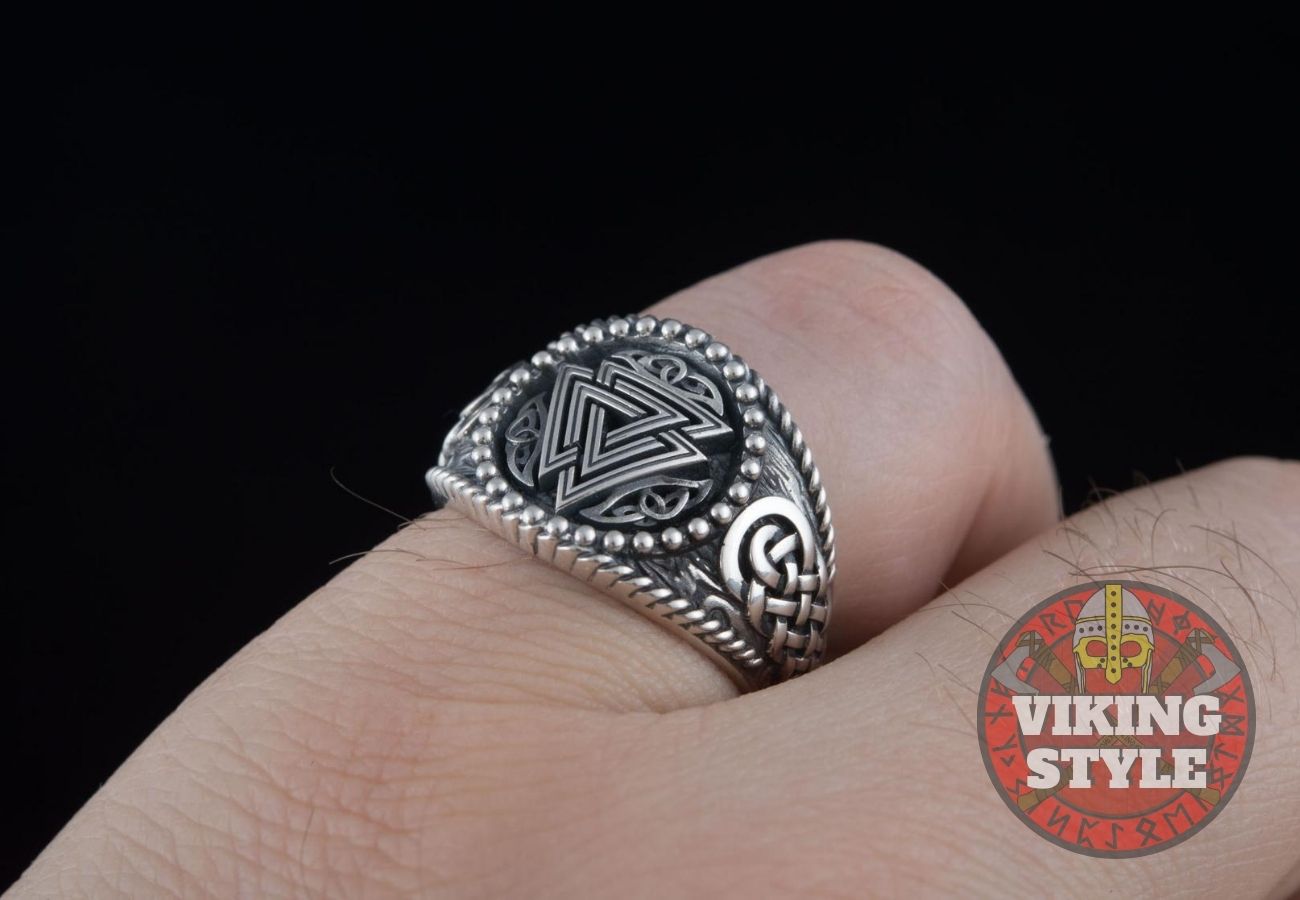 Valknut Ring II - Endless Knot, 925 Silver