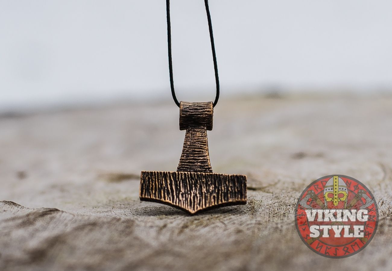 Mjölnir Pendant - Stripe, Bronze
