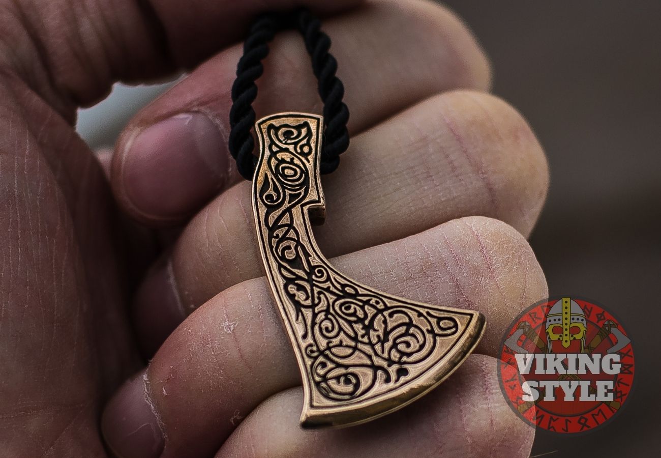 Perun Axe Head Pendant II - Bronze