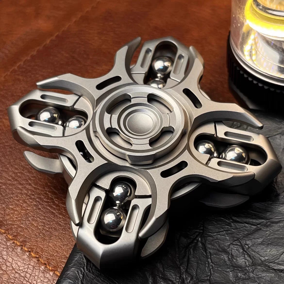 Oracle (Main body: Stainless steel and titanium alloy)