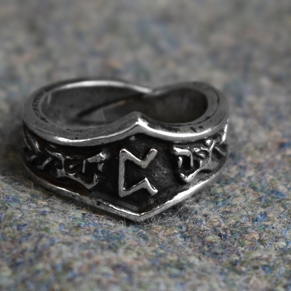 Single Character Rune Ring