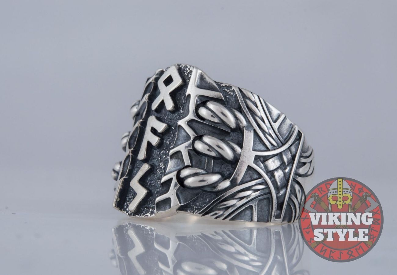 Runic Ring - 925 Silver