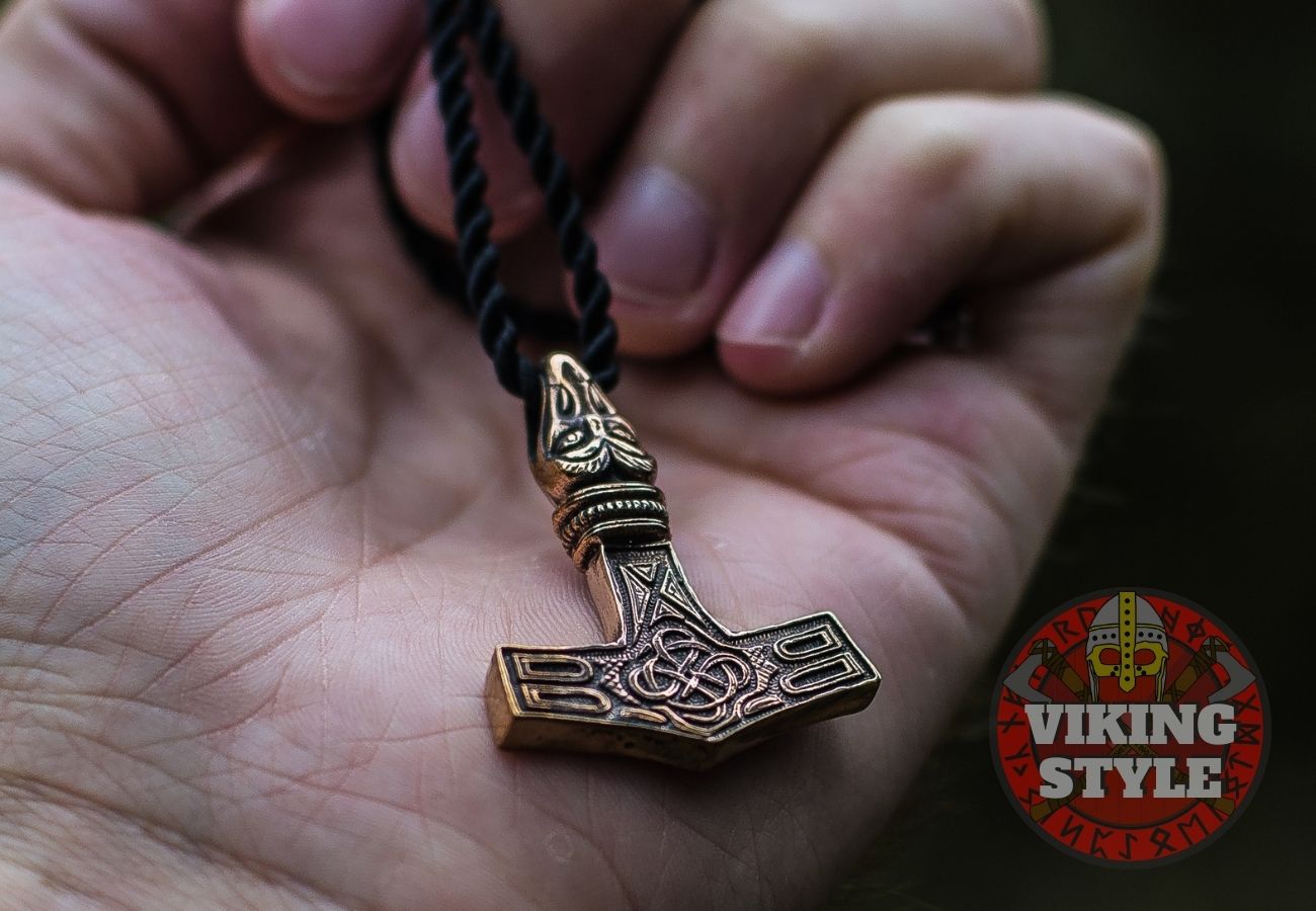Mjölnir Pendant - Eagle, Bronze