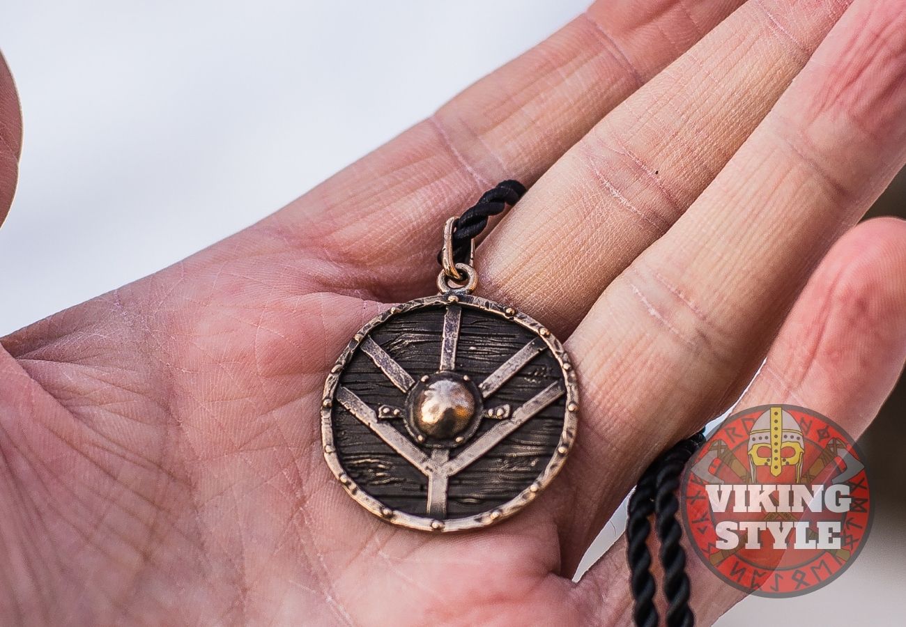 Viking Shield Pendant - Fehu, Bronze