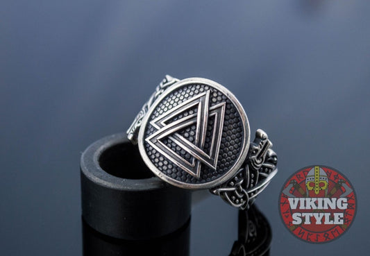 Valknut Ring - Wolf, 925 Silver