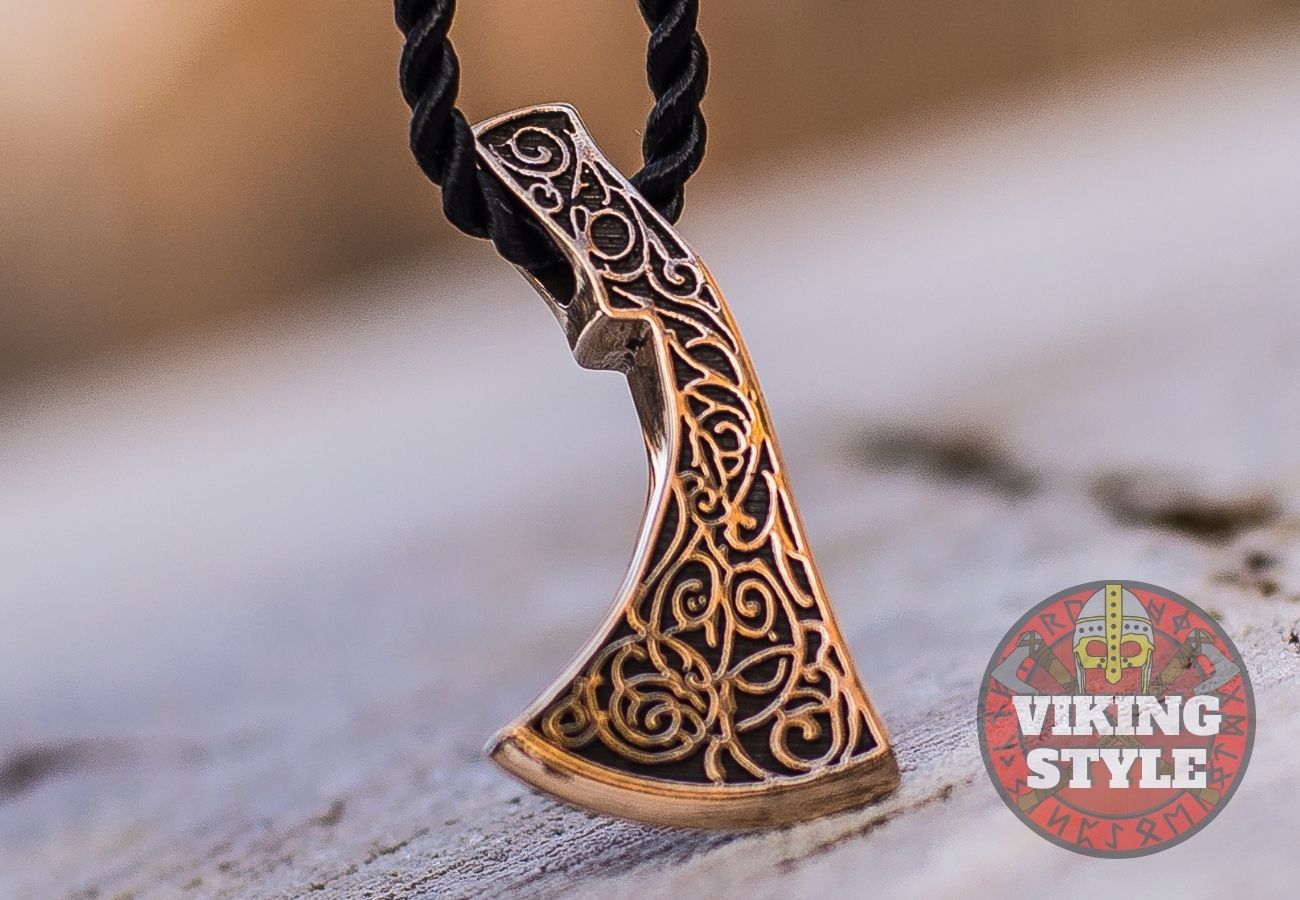 Perun Axe Head Pendant II - Bronze