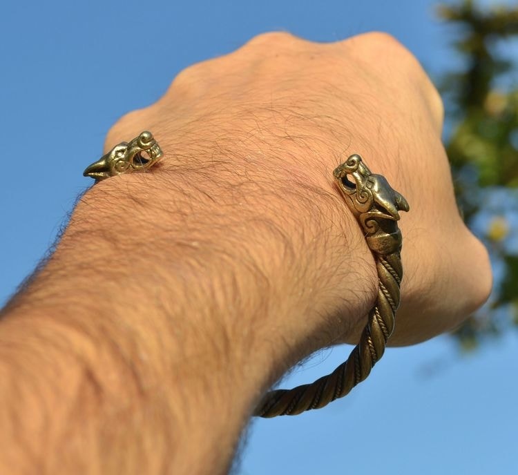Traditional Viking Arm Ring - Fenrir