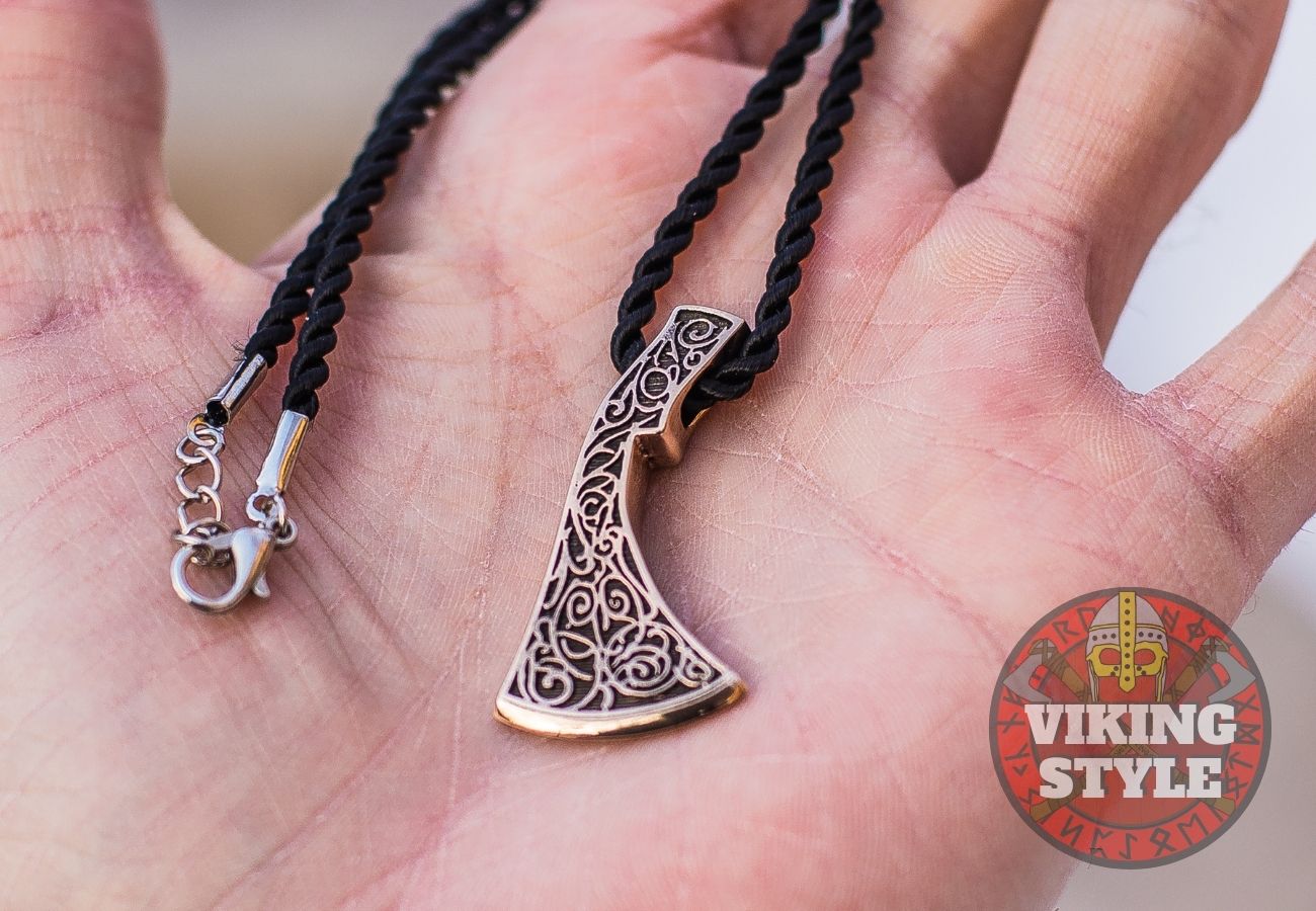 Perun Axe Head Pendant II - Bronze