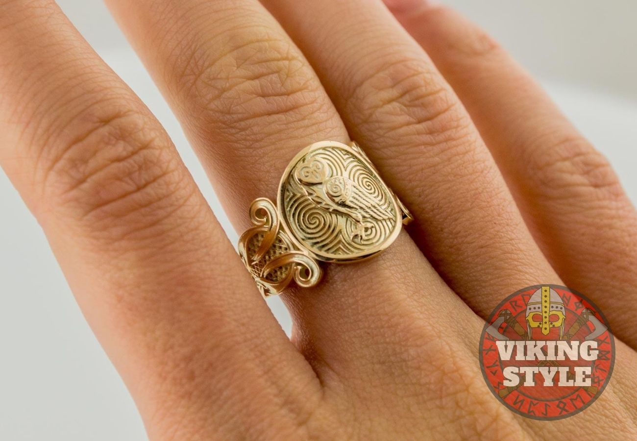 Owl Ring - Gold