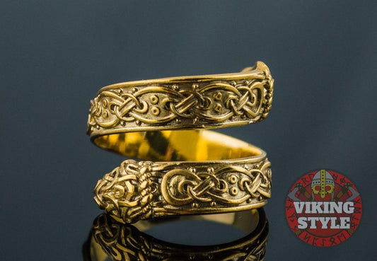 Traditional Norse Ring - Gold