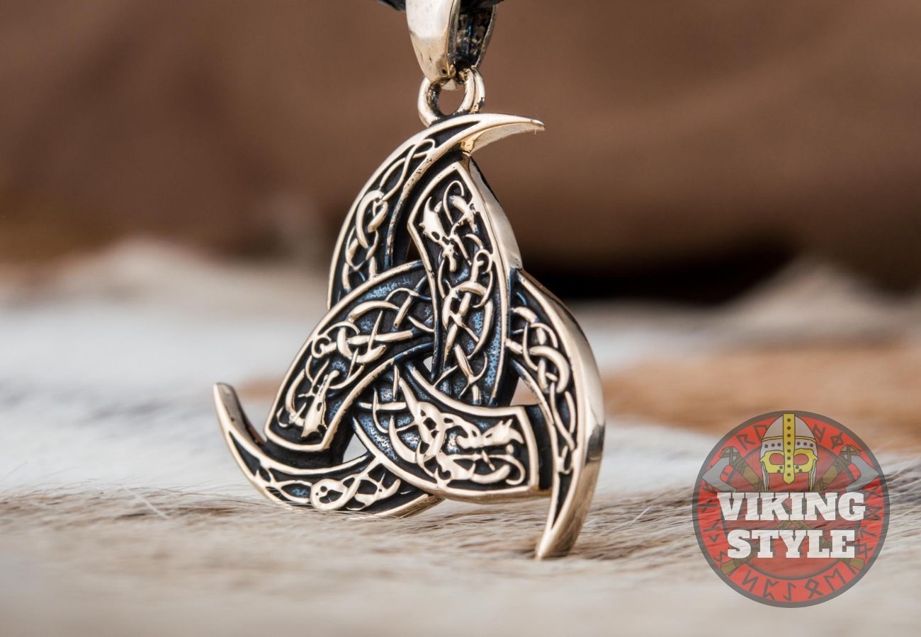 Tri-Horn Necklace - Bronze