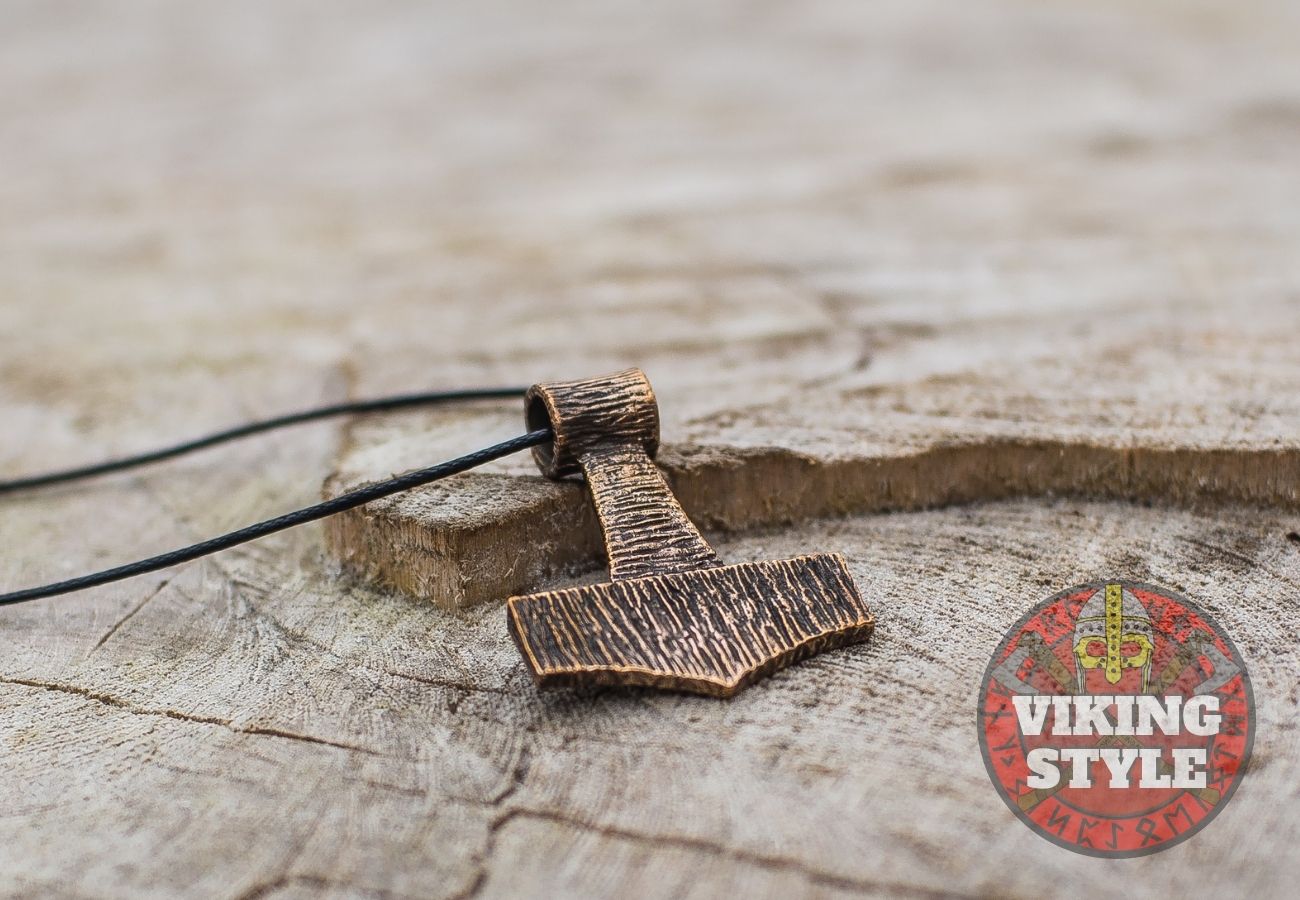 Mjölnir Pendant - Stripe, Bronze