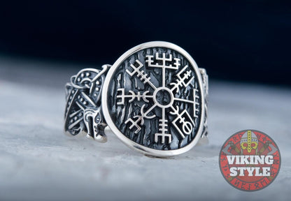 Vegvísir Ring - Wolf, 925 Silver