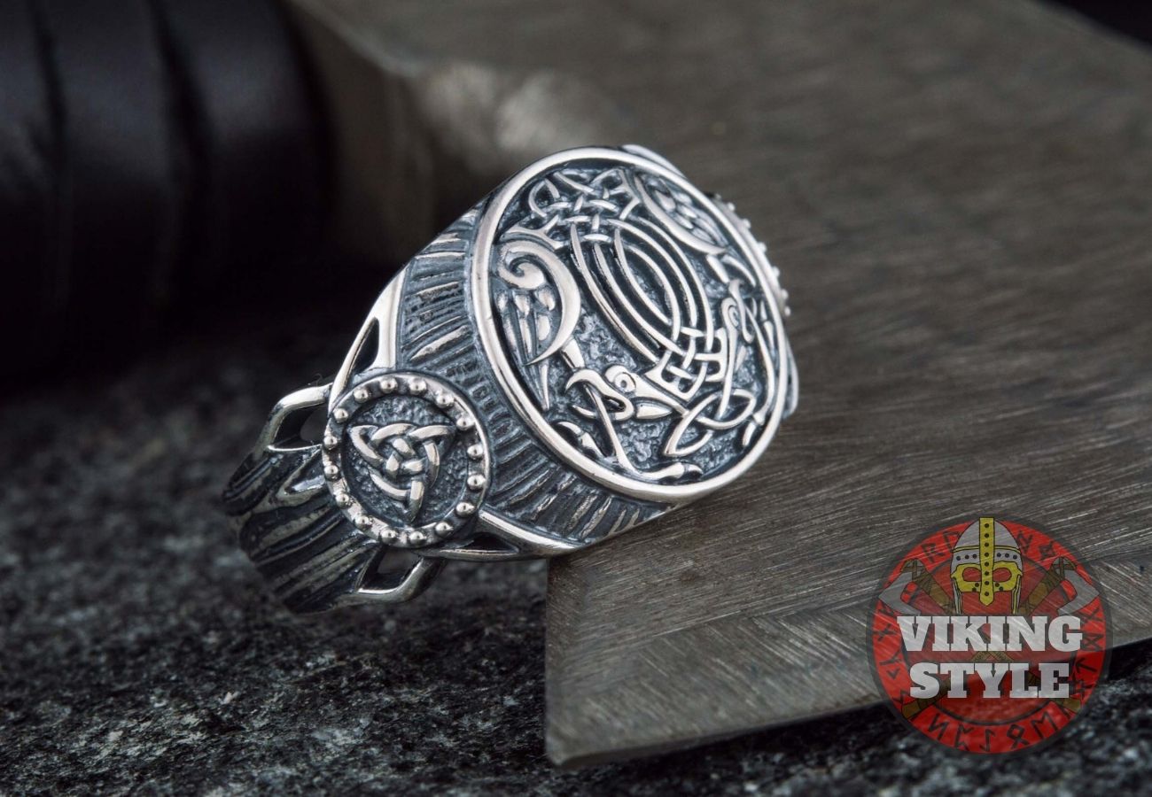Huginn & Muninn Ring - Triqueta, 925 Silver