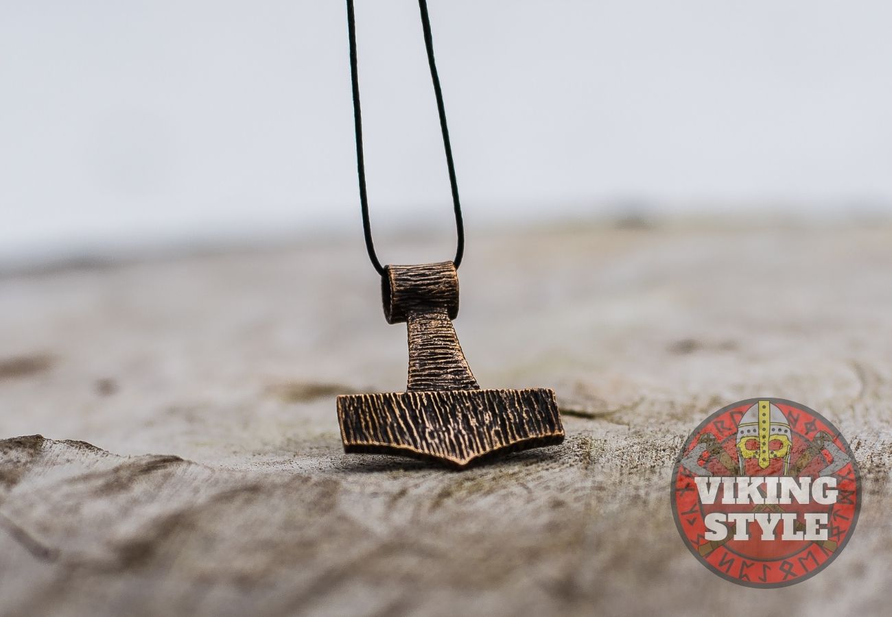 Mjölnir Pendant - Stripe, Bronze