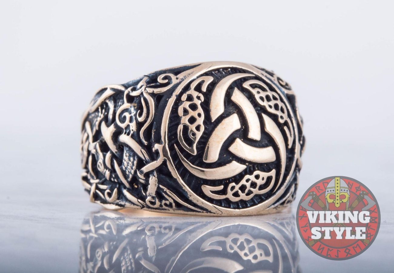 Tri-Horn Ring - Mammen, Bronze