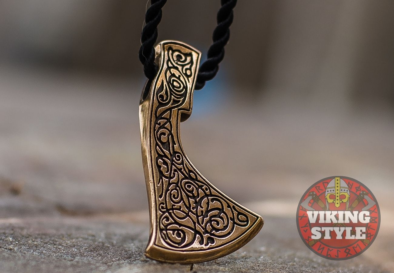 Perun Axe Head Pendant II - Bronze