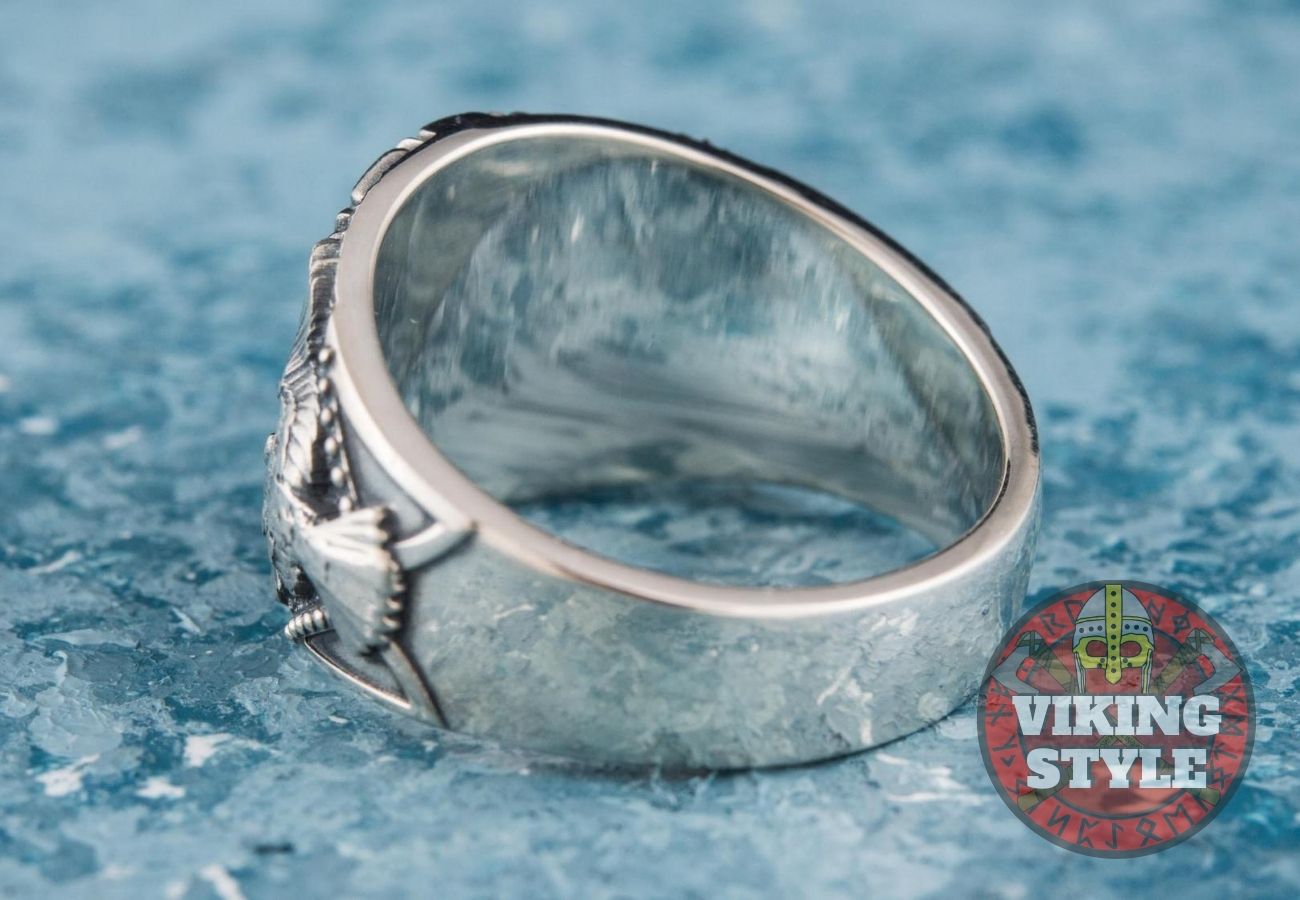 Vegvísir Ring - Corvus, 925 Silver
