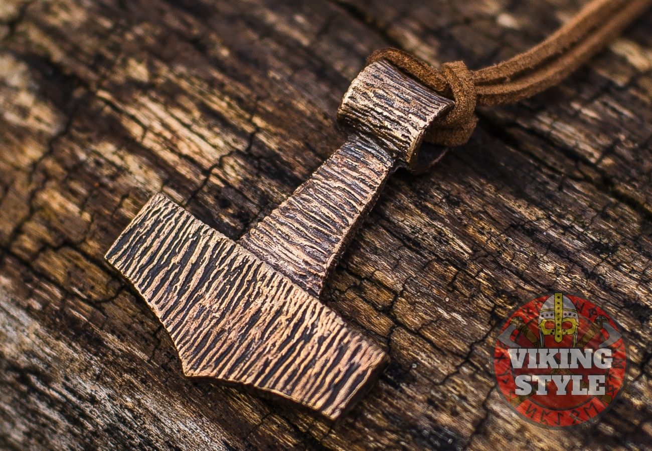Mjölnir Pendant - Stripe, Bronze