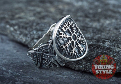 Vegvísir Ring - Wolf, 925 Silver