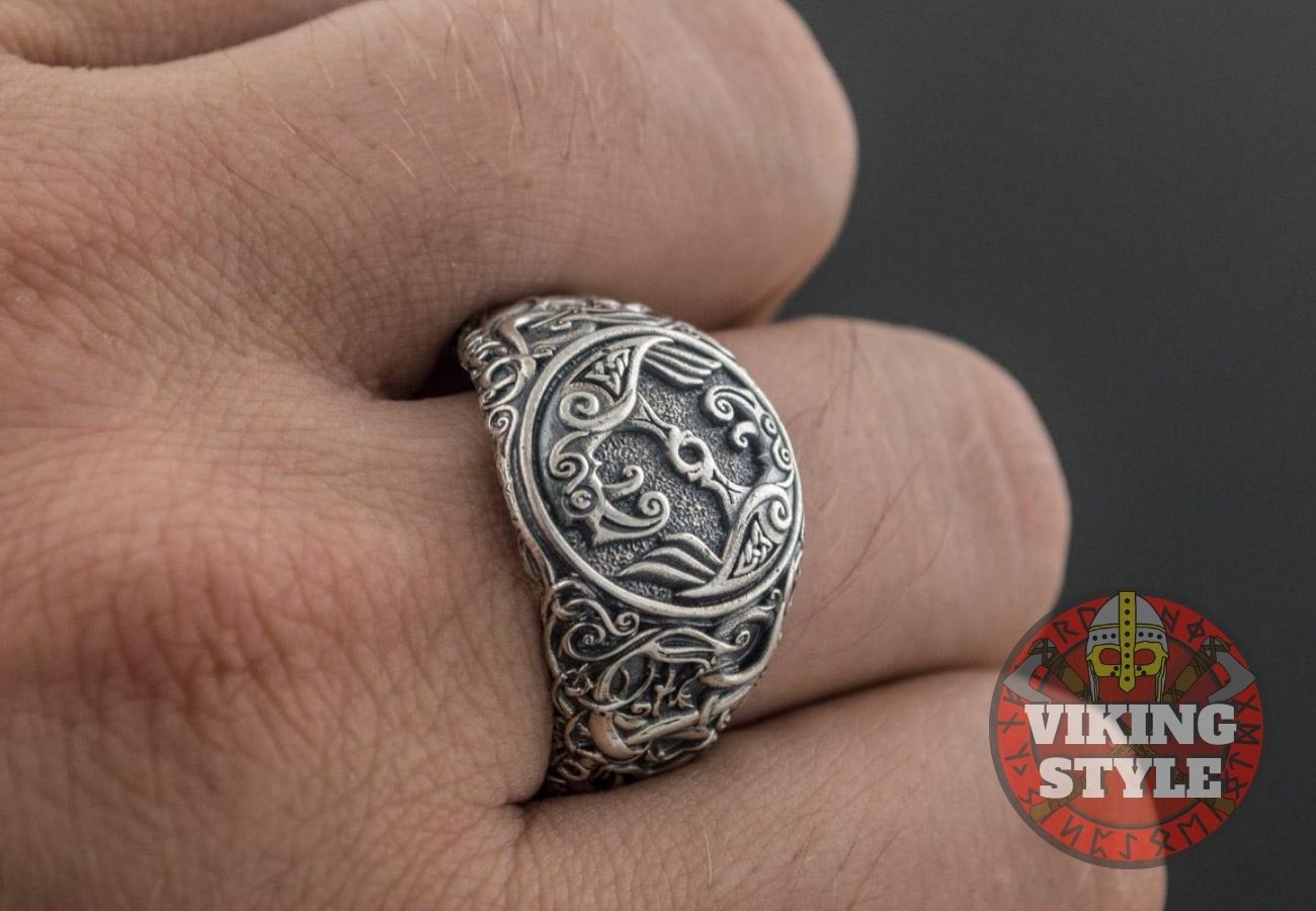 Huginn & Muninn Ring - Urnes, 925 Silver