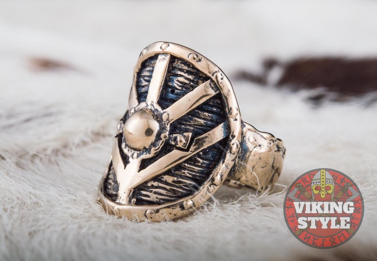 Viking Shield Ring - Fehu, Bronze