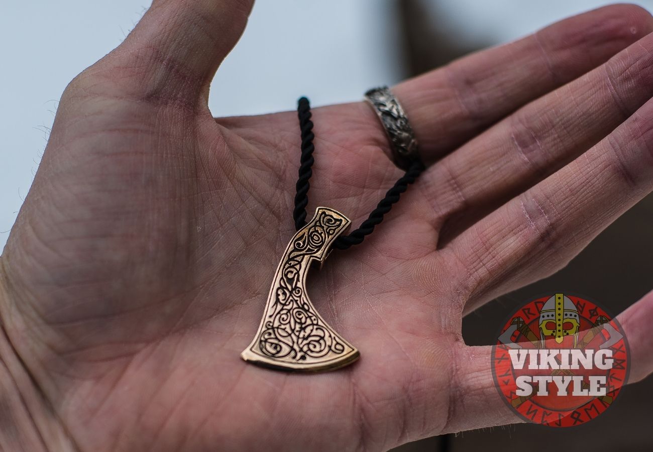 Perun Axe Head Pendant II - Bronze
