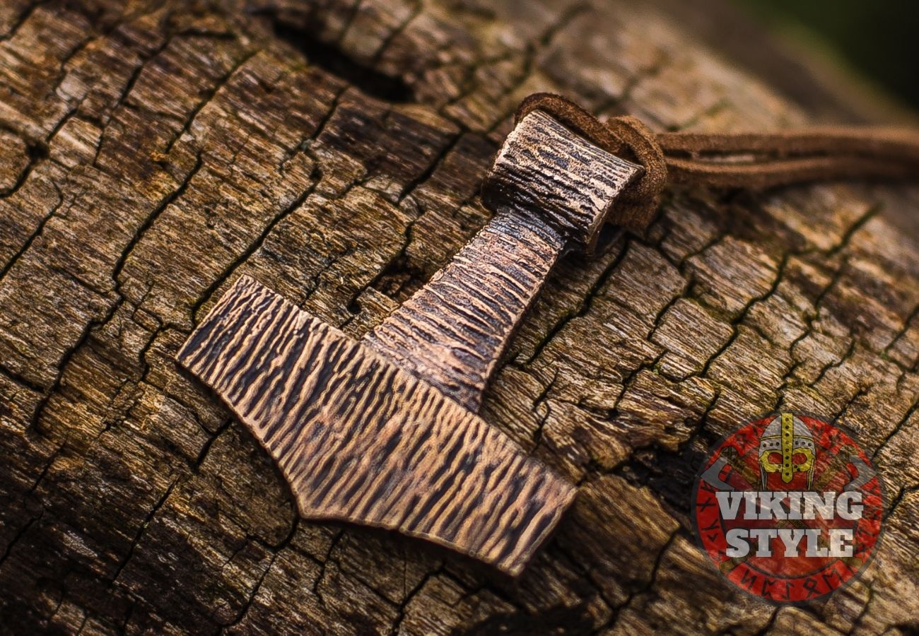 Mjölnir Pendant - Stripe, Bronze
