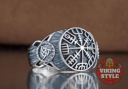 Vegvísir Ring - Triquetra, 925 Silver