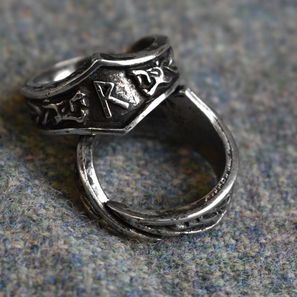 Single Character Rune Ring